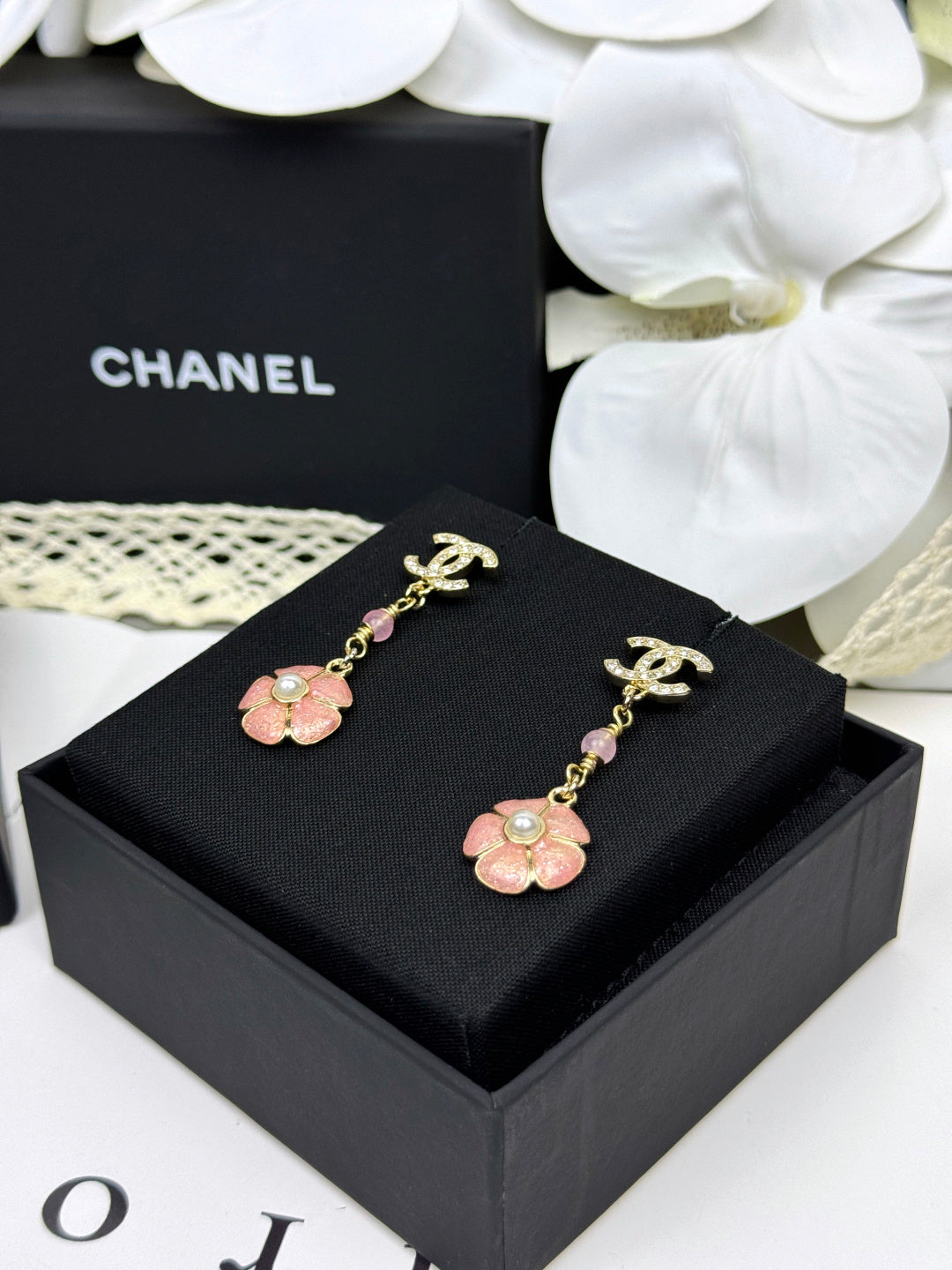 [⭐Veyra]26C Pink Camellia Enamel Pendant with Double C Earrings