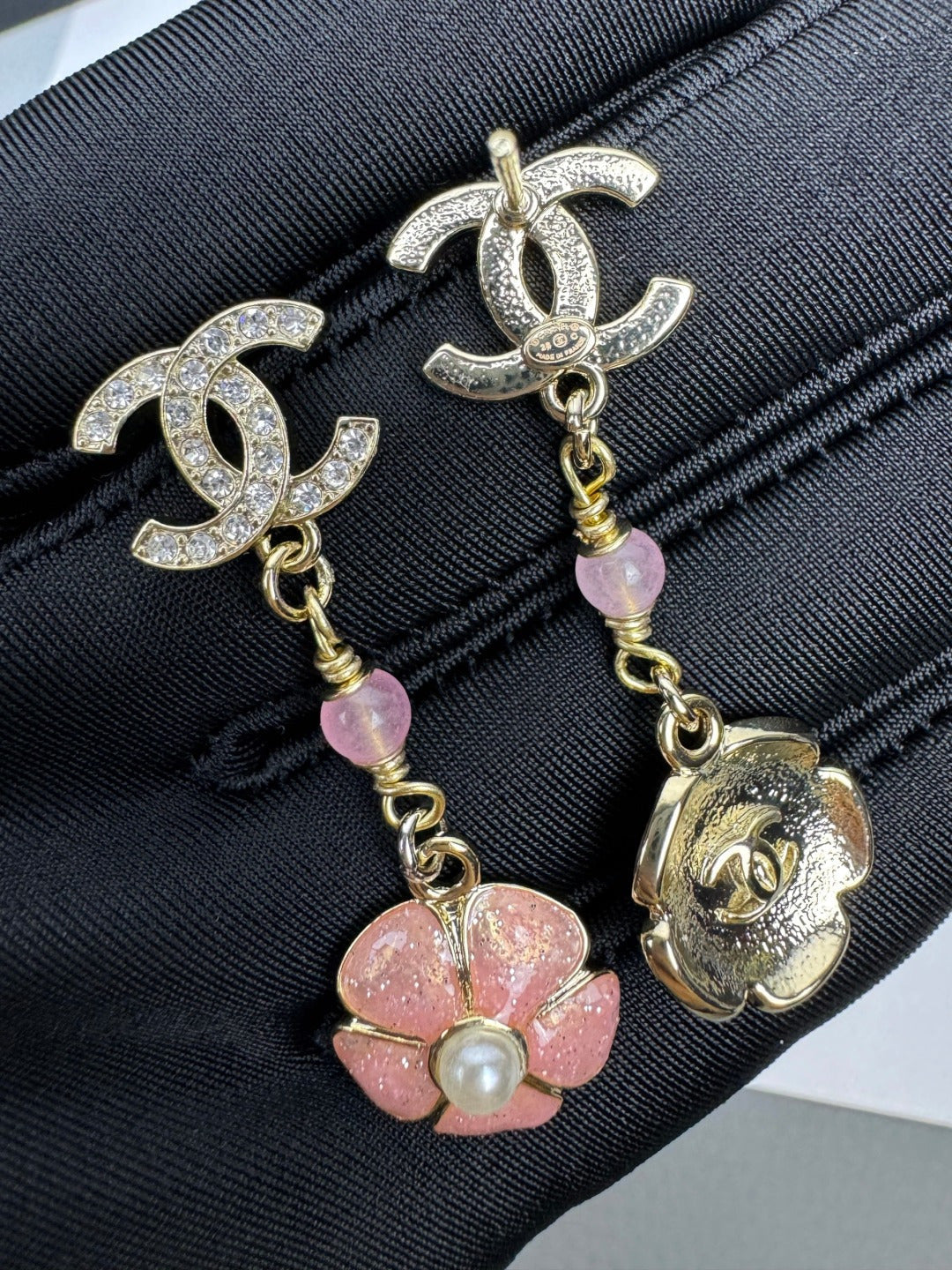 [⭐Veyra]26C Pink Camellia Enamel Pendant with Double C Earrings