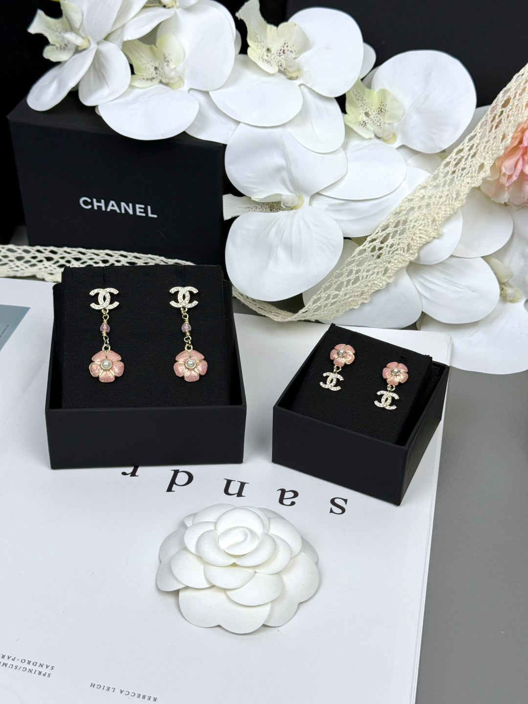 [⭐Veyra]26C Pink Camellia Enamel Pendant with Double C Earrings