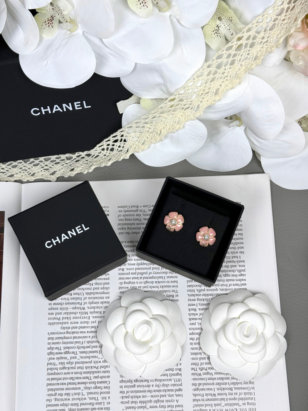 [⭐Veyra]26C Pink Camellia Pearl Enamel Stud Earrings