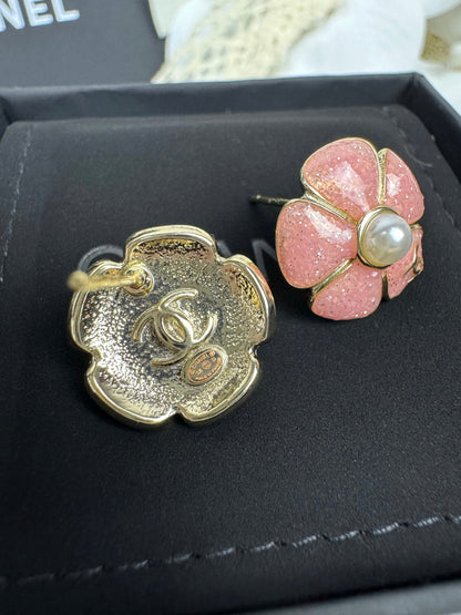 [⭐Veyra]26C Pink Camellia Pearl Enamel Stud Earrings