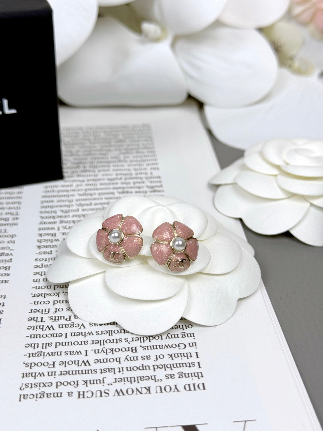 [⭐Veyra]26C Pink Camellia Pearl Enamel Stud Earrings