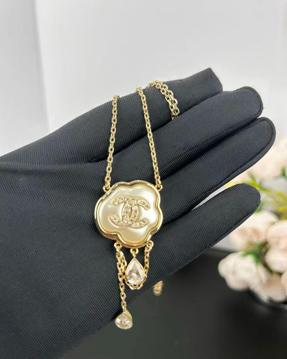 [⭐Veyra]Cloud Pearl Mother-of-Pearl Diamond Chain Pendant Necklace