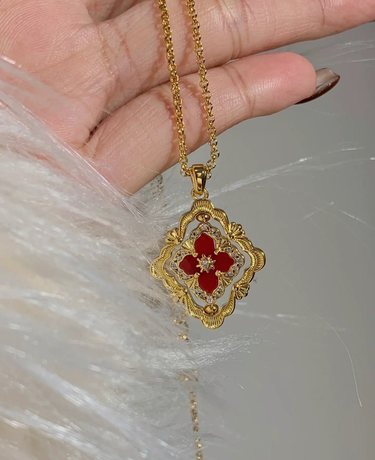 [⭐Veyra] B.C.L ENAMEL ROTATING SINGLE-DIAMOND NECKLACE（Various colors）