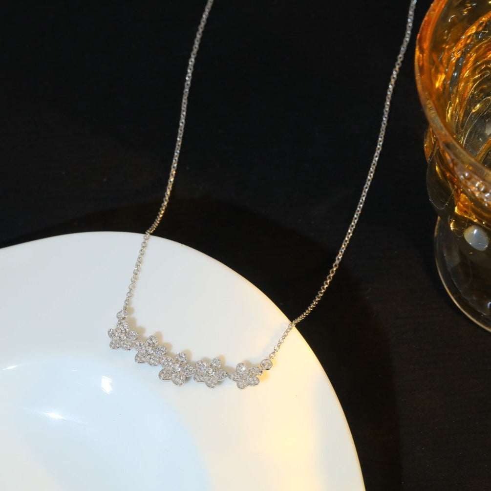 [⭐Veyra Jewels]]wild flower diamond line pendant