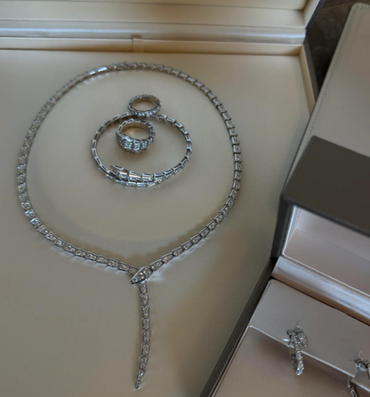 [⭐Veyra]NEW！SERPENT DIAMOND NECKLACE
