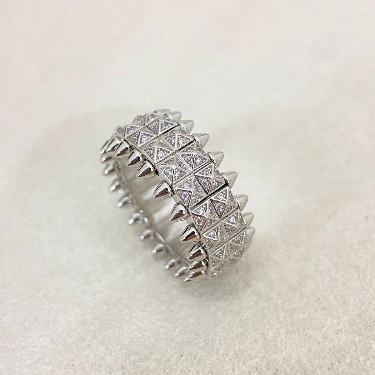 [⭐Veyra]CLASH DOUBLE-ROW RIVET RING WITH DIAMOND SETTING