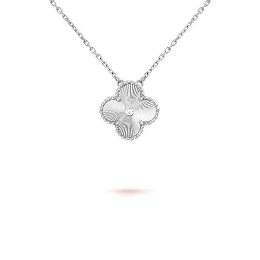 [⭐Veyra]CLOVER  15MM DIAMOND LASER NECKLACE SILVER