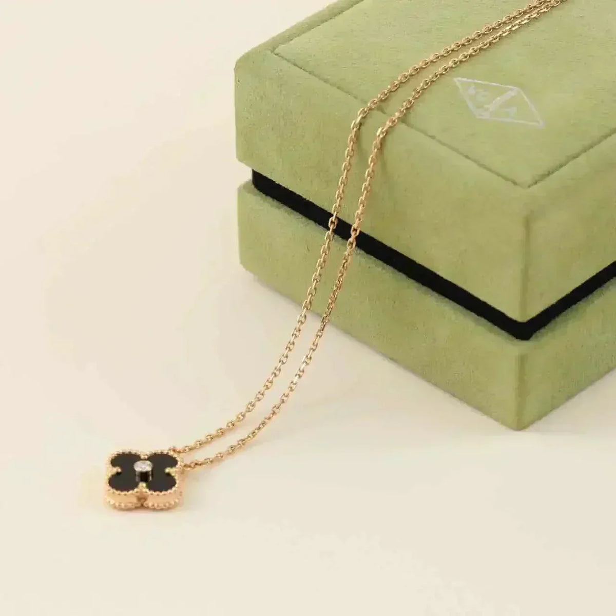 [⭐Veyra]CLOVER 15MM DIAMOND ONYX NECKLACE