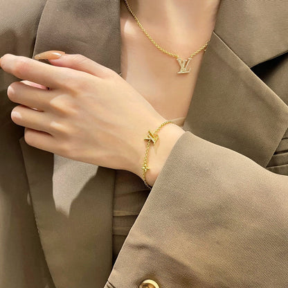 [⭐Veyra]LOGO STAR MOTIF GOLD BRACELET