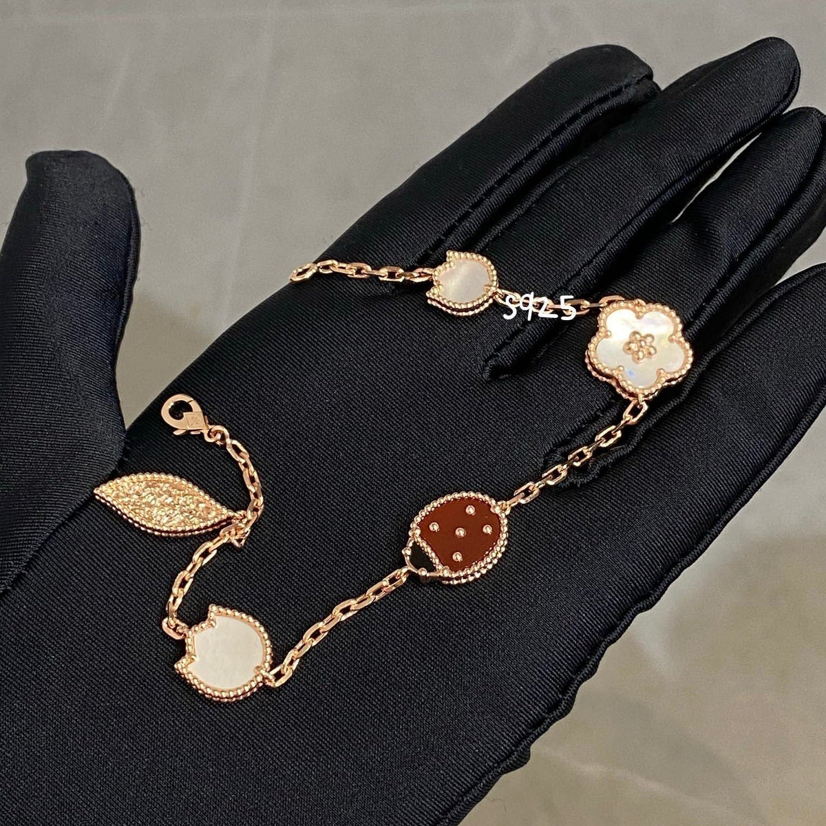 [⭐Veyra]Veyra SPRING 5 MOTIF BRACELET