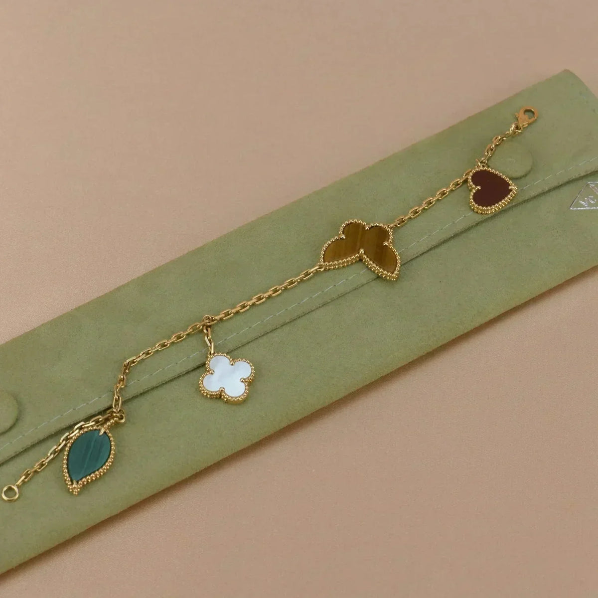 [⭐Veyra]Veyra SPRING 5 MOTIF GOLD BRACELET