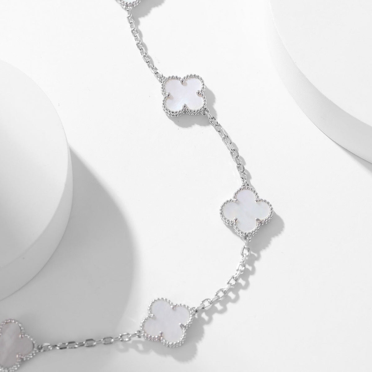 [⭐Veyra]CLOVER 10 MOTIFS WHITE MOTHER OF PEARL NECKLACE