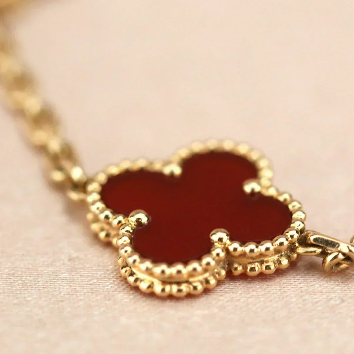 [⭐Veyra] CLOVER 5 MOTIF RED CORNELIAN BRACELET COLLECTION