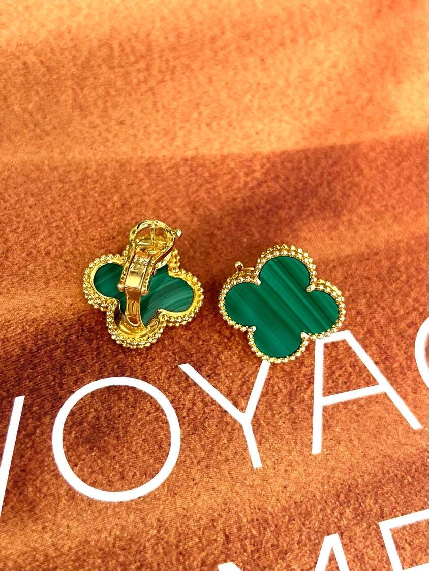 [⭐Veyra] CLOVER LARGE (20mm) 1 MOTIFS GREENER MOP STUD EARRINGS