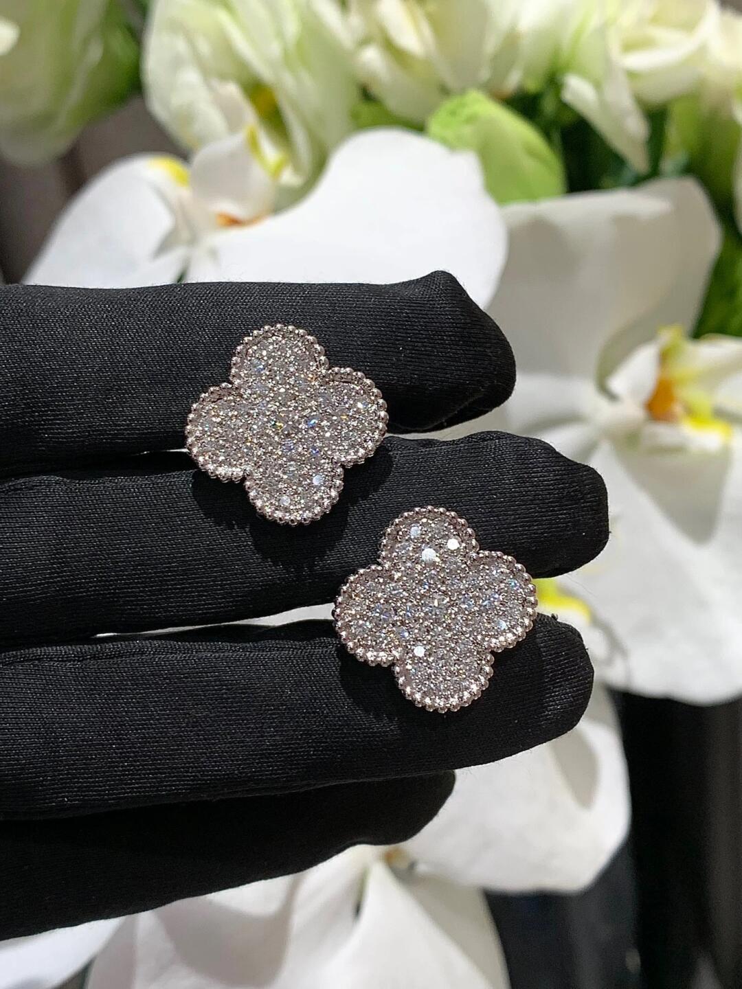 [⭐Veyra]CLOVER 20MM MOTIFS DIAMOND STUD EARRINGS SILVER