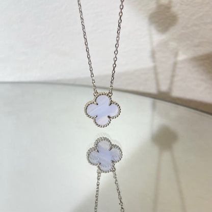 [⭐Veyra]CLOVER 15MM BLUE CHALCEDONY NECKLACE SILVER