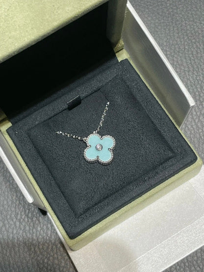 [⭐Veyra]CLOVER 1 DIAMOND LIGHT BLUE SILVER NECKLACE