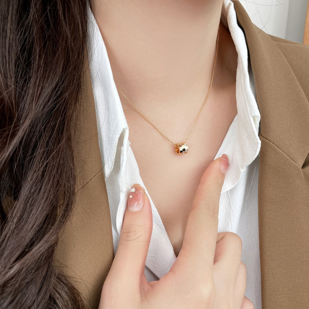 [⭐Veyra]BEE MINI PEDANT DIAMOND NECKLACE