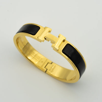 [⭐Veyra]H BLACK BRACELET