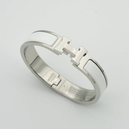 [⭐Veyra]H WHITE BRACELET