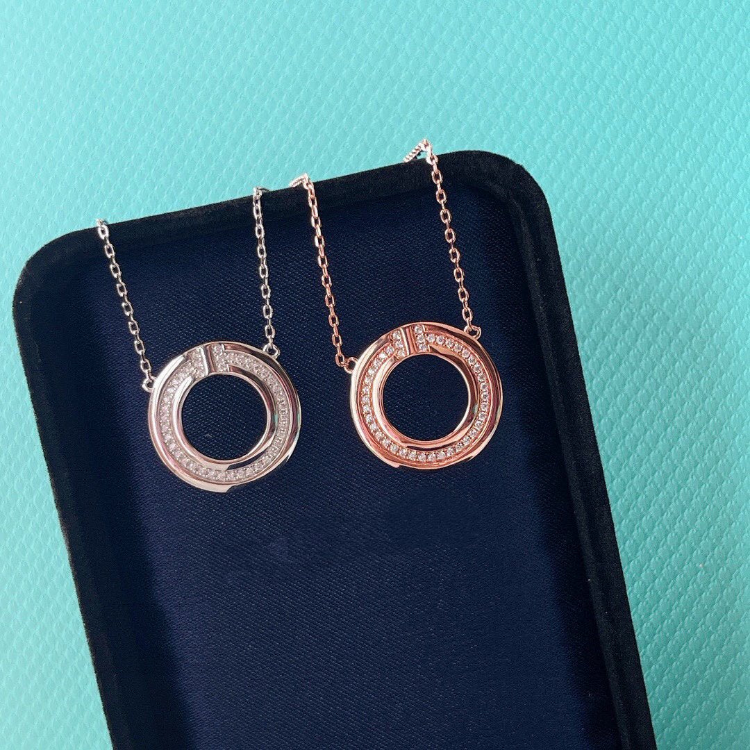 [⭐Veyra Jewels]DIAMOND AND MOTHER OF PEARL CIRCLE PENDANT