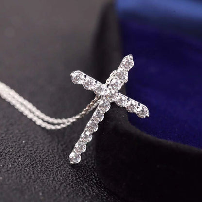 [⭐Veyra Jewels]MOISSANITE STONE CROSS PENDANT NECKLACE SIMULATED DIAMOND CROSS CHOKER