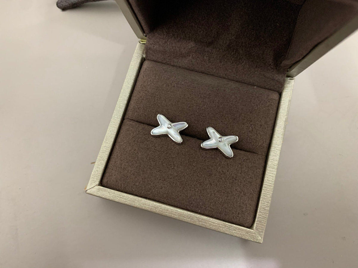[⭐Veyra]JEUX DE WHITE MOP SILVER DIAMOND EARRINGS