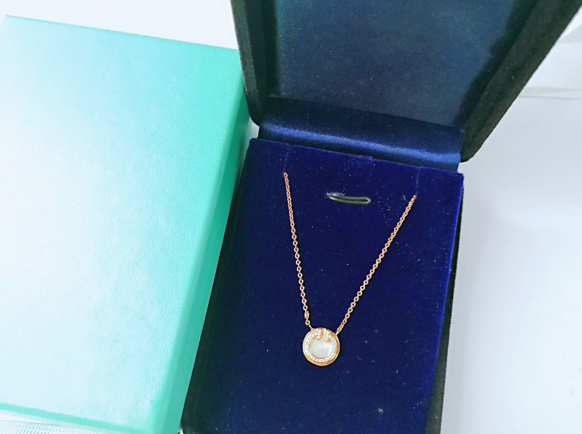 [⭐Veyra Jewels]DIAMOND AND MOTHER PEARL CIRCLE NECKLACE PENDANT