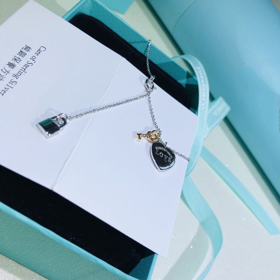 [⭐Veyra Jewels]LOVE HEART TAG KEY NECKLACE