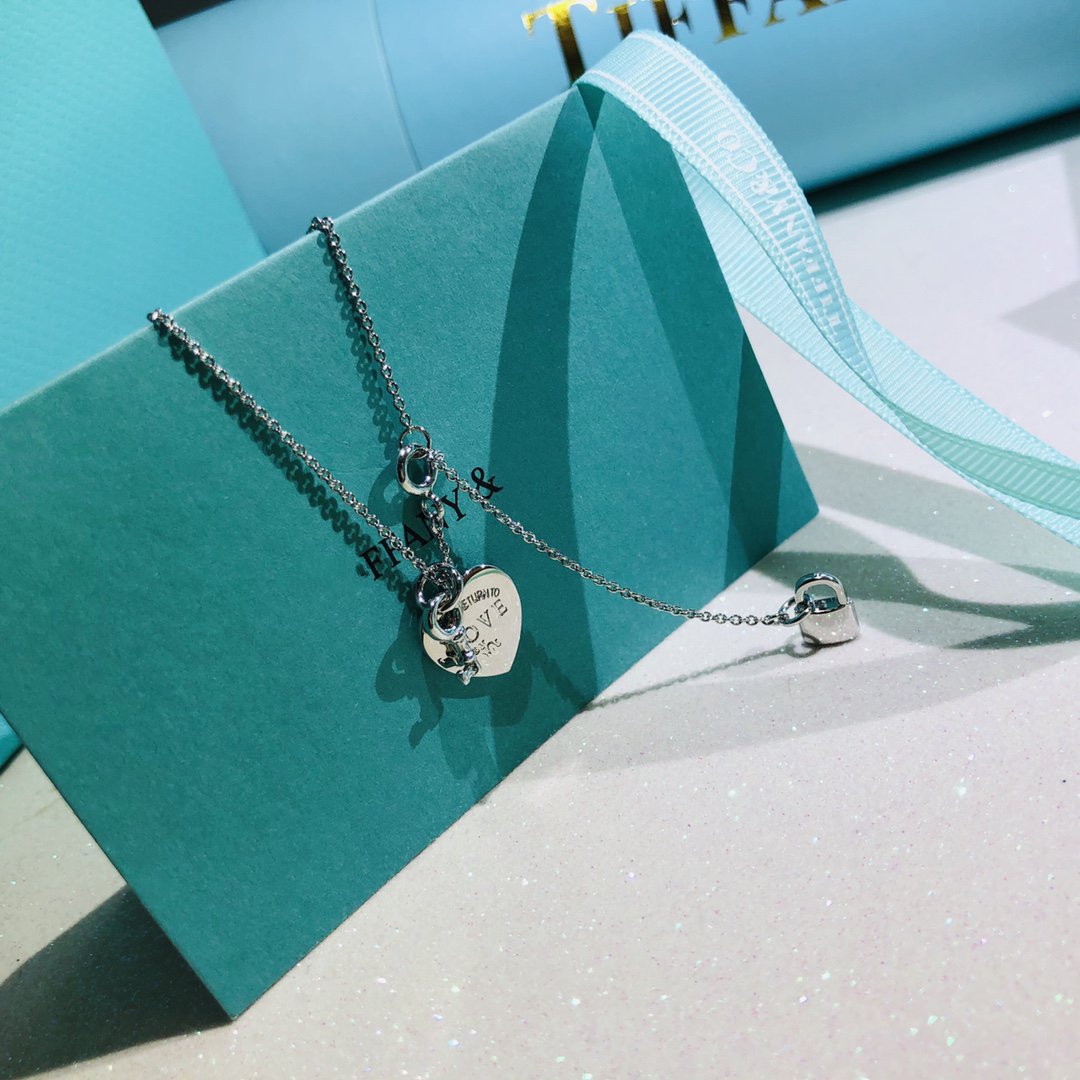 [⭐Veyra Jewels]LOVE HEART TAG KEY NECKLACE