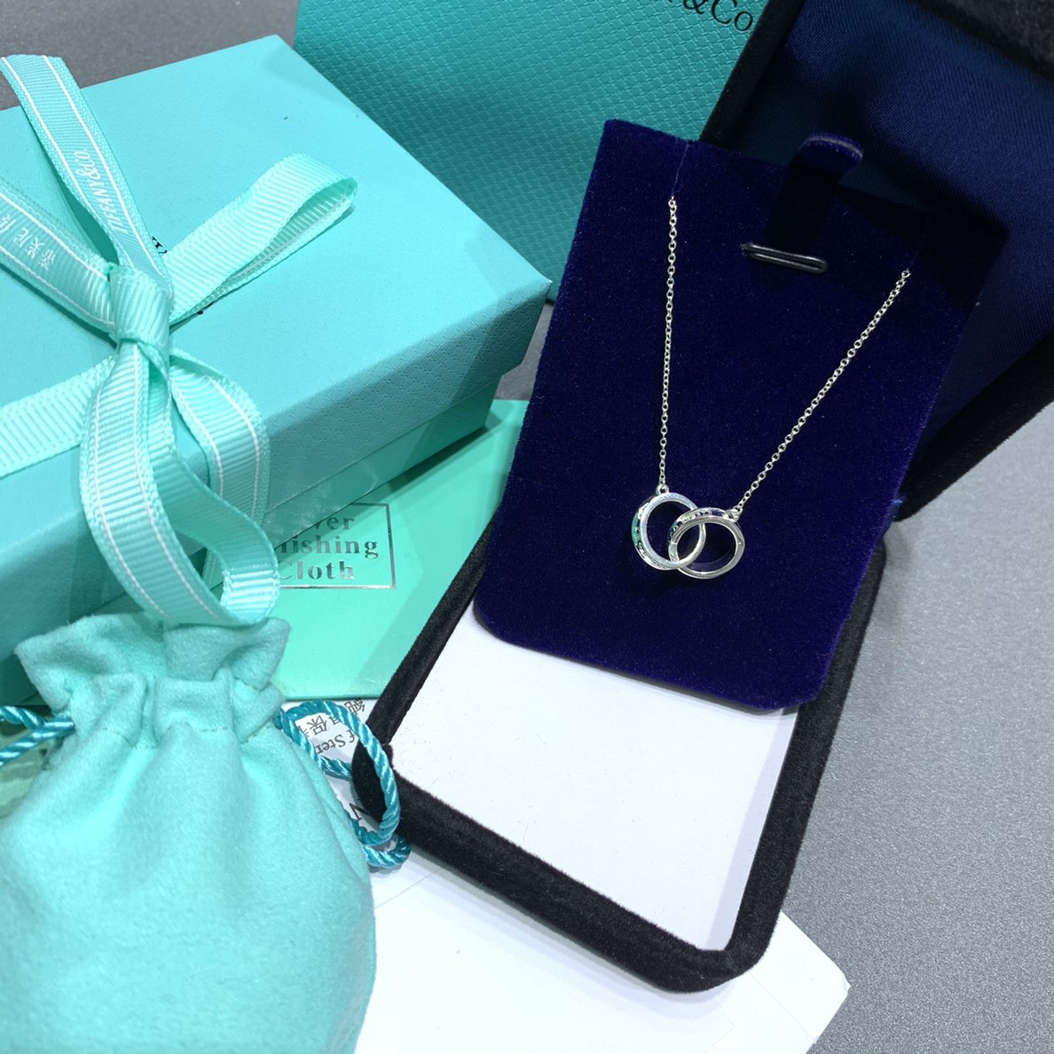 [⭐Veyra Jewels]INTERLOCKING CIRCLES PENDANT SILVER SMALL NECKLACE