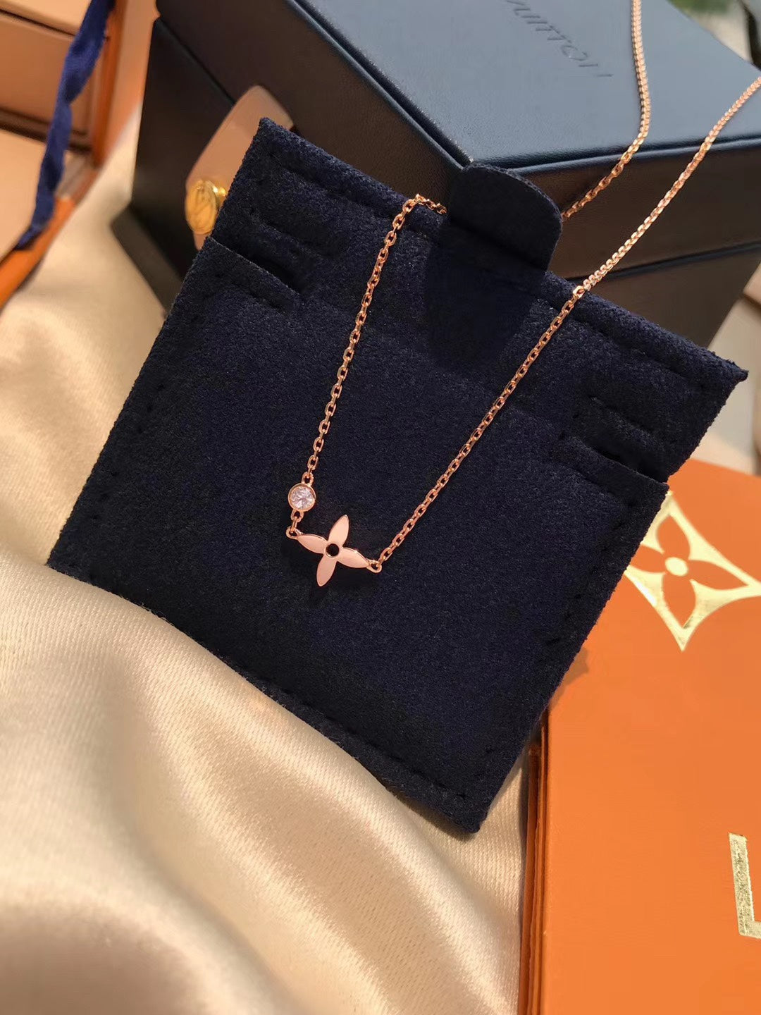 [⭐Veyra]BLOSSOM PENDANT PINK GOLD AND DIAMOND