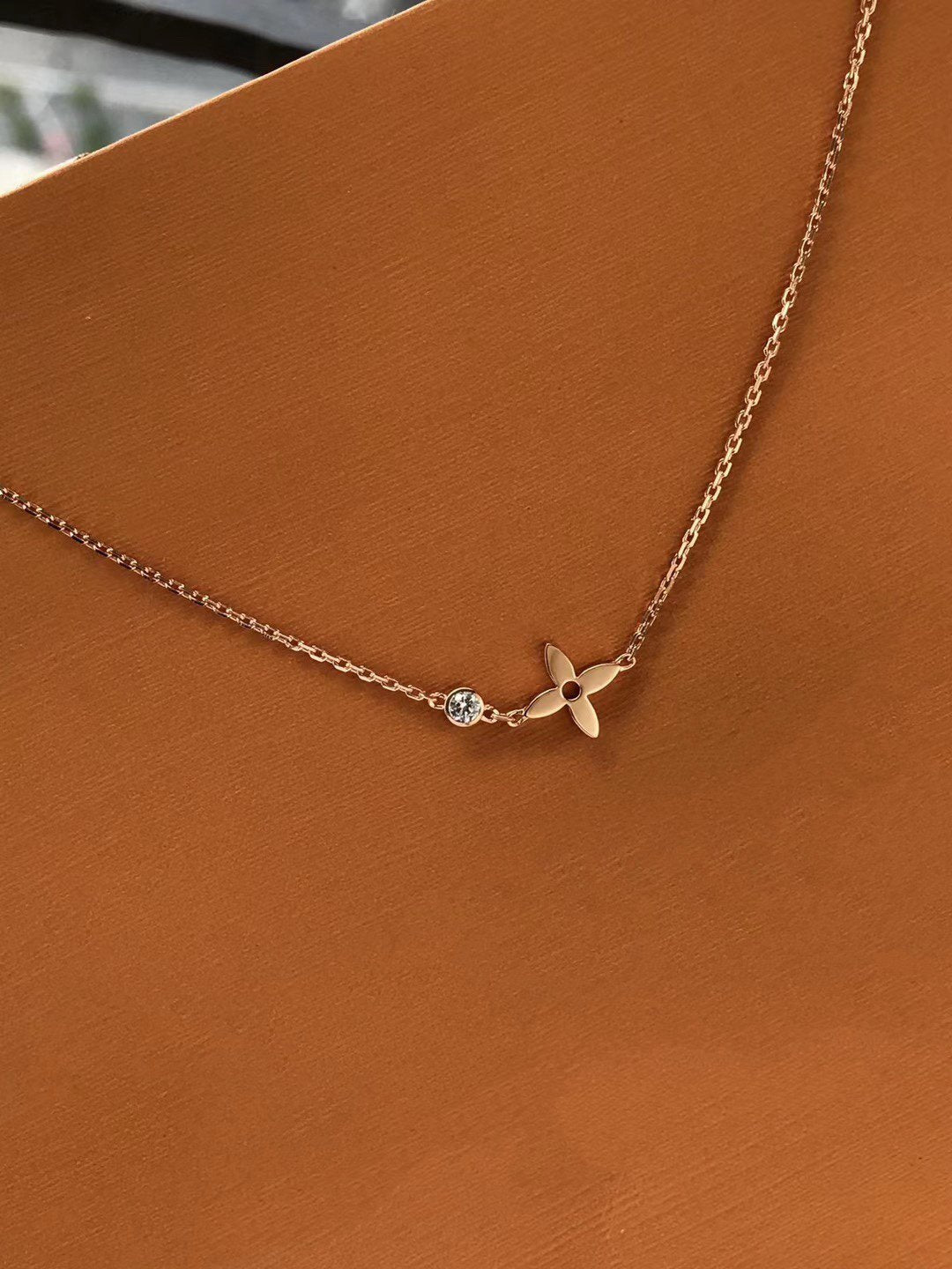 [⭐Veyra]BLOSSOM PENDANT PINK GOLD AND DIAMOND