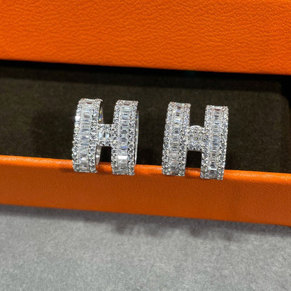 [⭐Veyra]H STUD EARRINGS WITH SILVER DIAMONDS