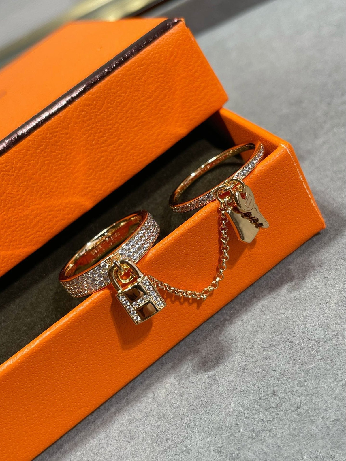 [⭐Veyra]HM KELLY CLOCHETTE DOUBLE RING IN  WITH DIAMONDS