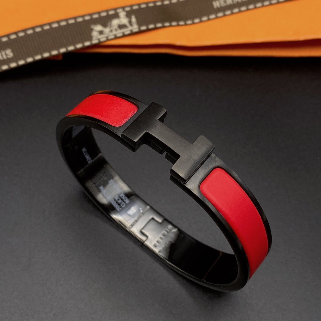 [⭐Veyra]CLIC HM SO BLACK RED BRACELET