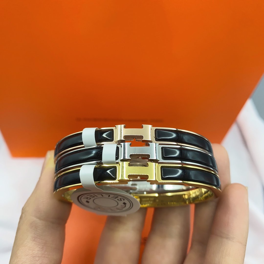 [⭐Veyra]CLASSIC HM CLIC BLACK 8MM ENAMEL BRACELET