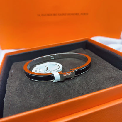 [⭐Veyra]CLASSIC HM CLIC BLACK 8MM ENAMEL BRACELET
