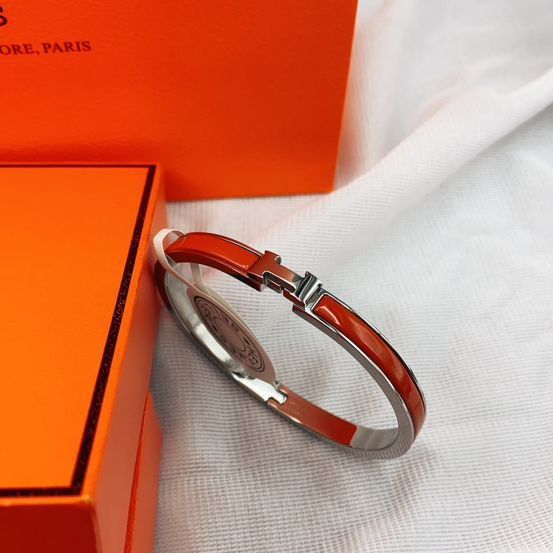 [⭐Veyra]CLASSIC HM CLIC RED 8MM ENAMEL BRACELET