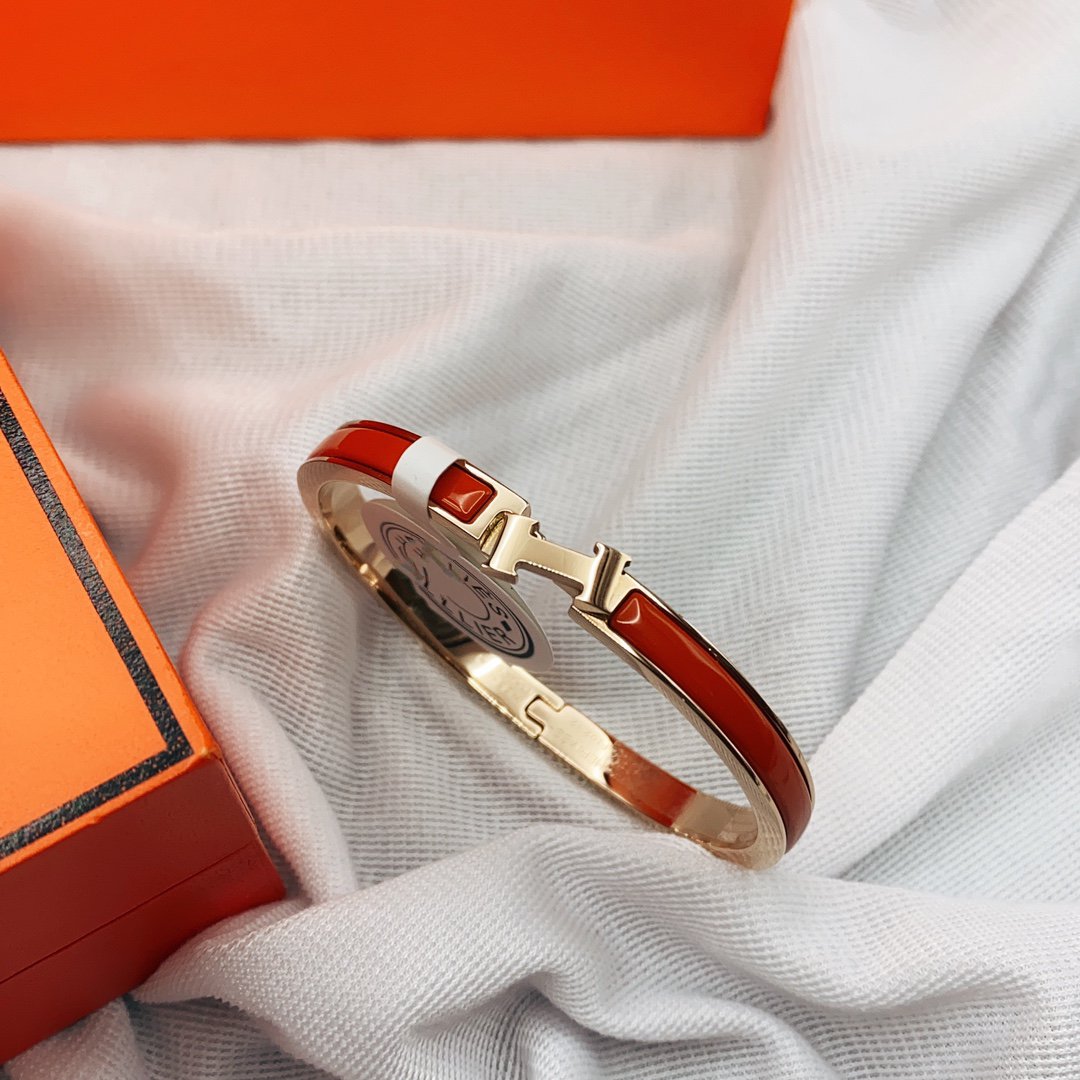 [⭐Veyra]CLASSIC HM CLIC RED 8MM ENAMEL BRACELET