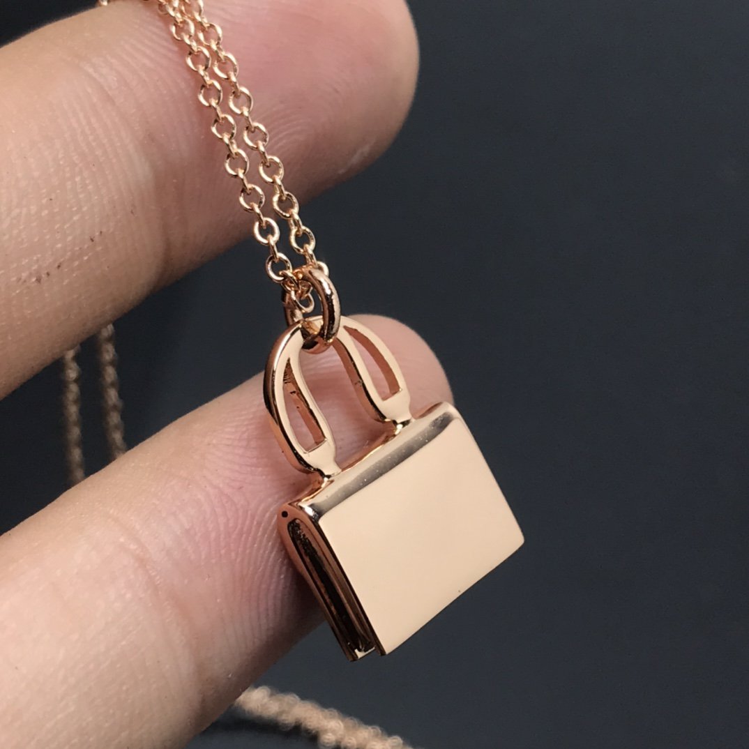 [⭐Veyra]HM NECKLACE ARRIVAL BLACK DIAMOND