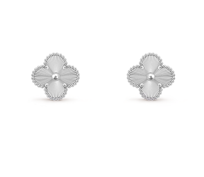 [⭐Veyra]CLOVER MEDIUM 1 MOTIFS LASER EARRINGS