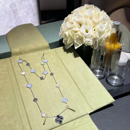 [⭐Veyra]DETACHABLE CLOVER 15(11+4) FLOWER SILVER NECKLACE SET