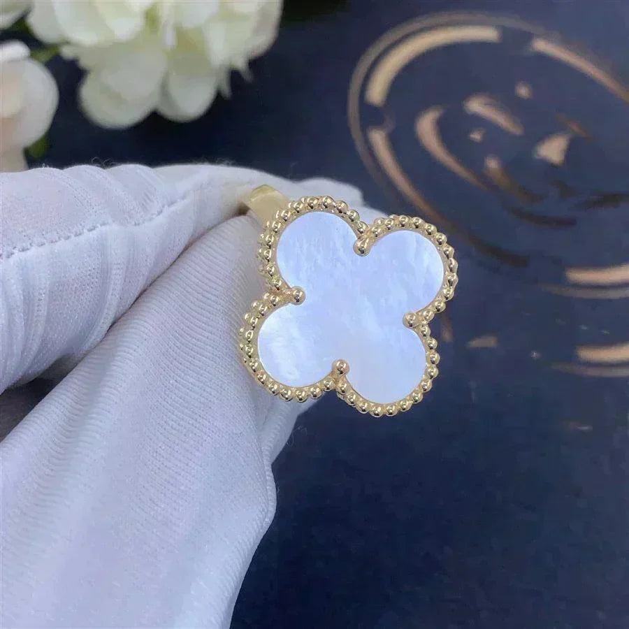 [⭐Veyra]CLOVER WHITE MOP RING